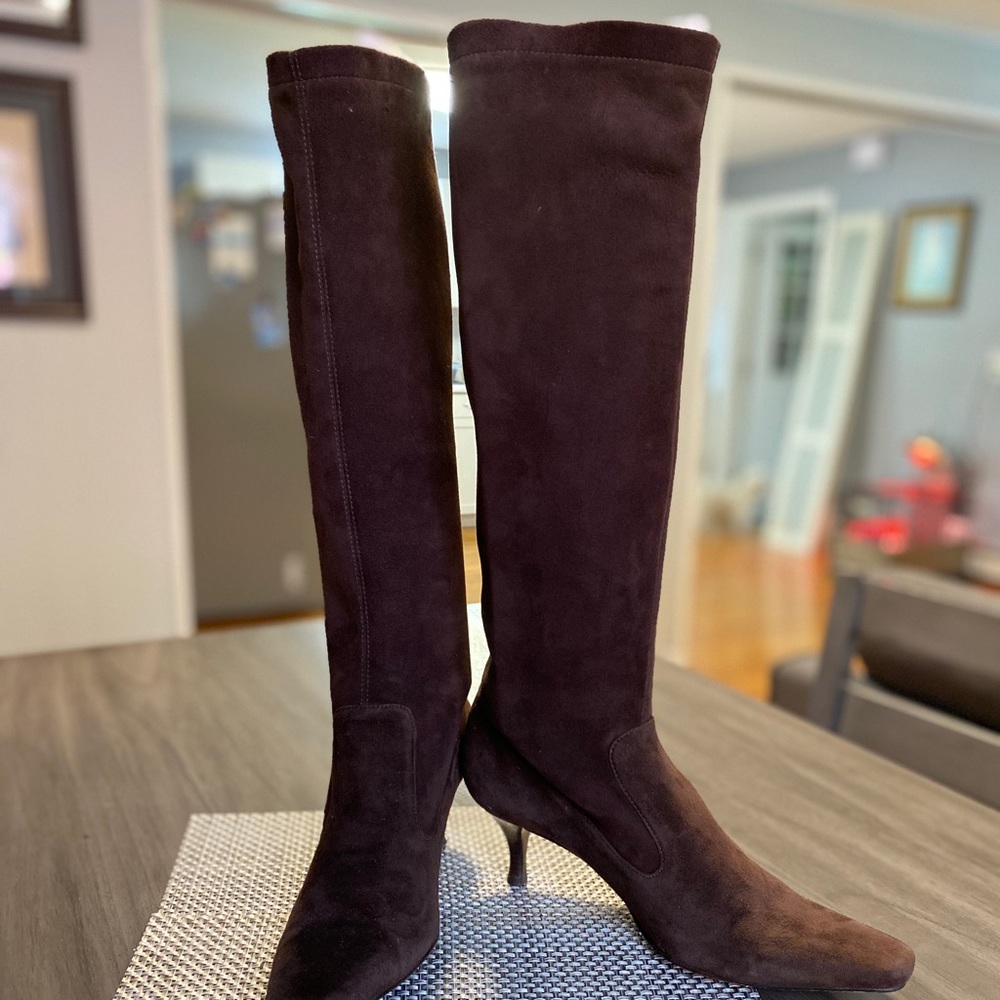 Knee high heeled boots